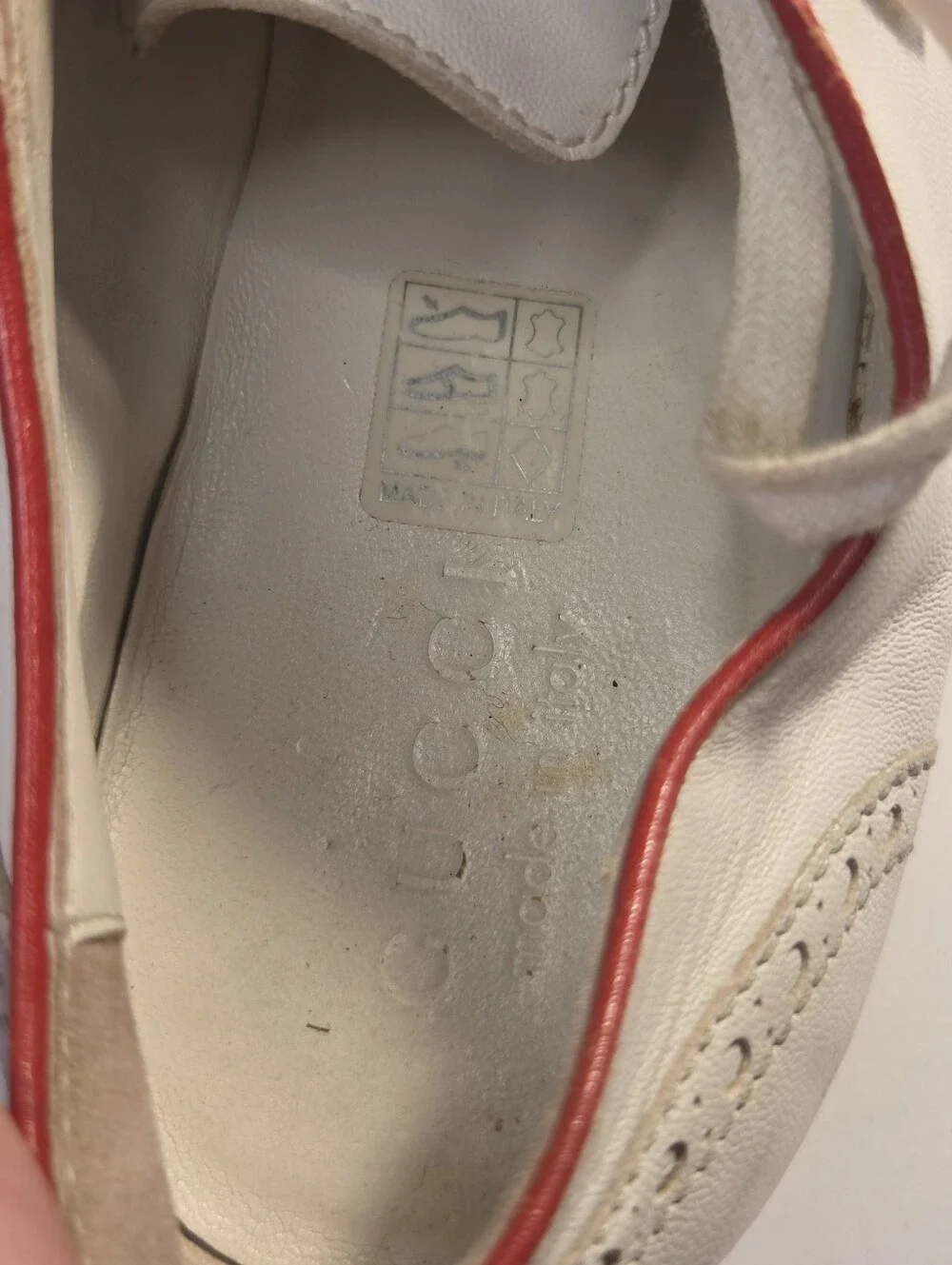Gucci White Leather Brogue Oxford Shoes with Red Trim Size 39